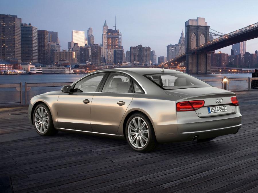  Audi A8 4.2 FSI Quattro (D4) 2010 года  (WW) (фото 21 из 30)